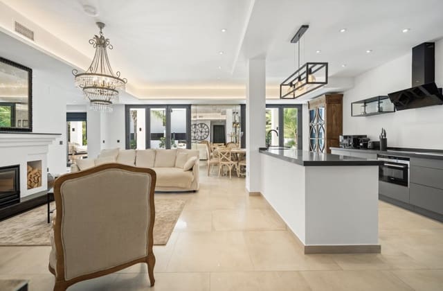 4 soveværelse Villa til salg i Marbella med swimmingpool garage - € 2.499.000 (Ref: 9362298)