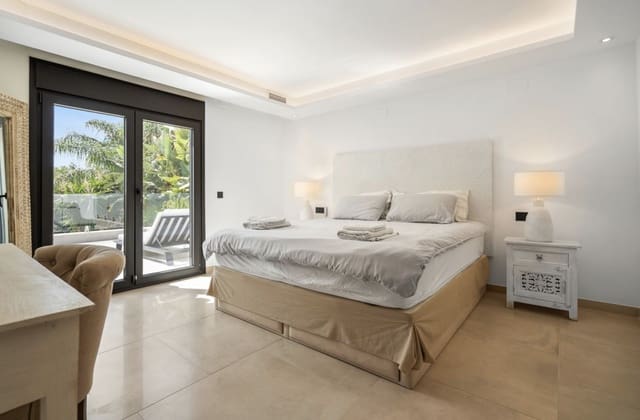 4 soveværelse Villa til salg i Marbella med swimmingpool garage - € 2.499.000 (Ref: 9362298)
