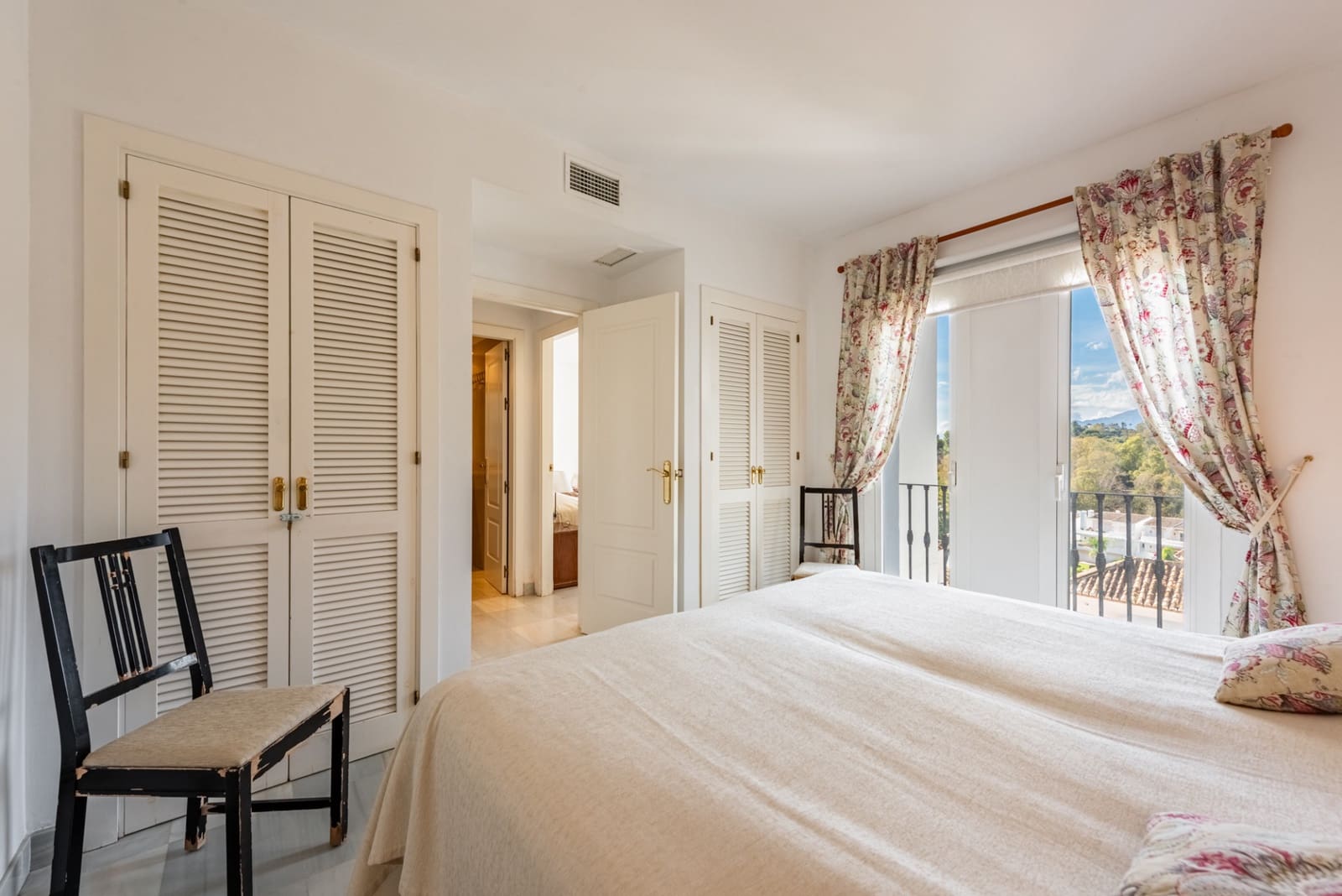 2 Zimmer Apartment zu verkaufen in Benahavis mit Pool Garage - 560.000 € (Ref: 9367261)