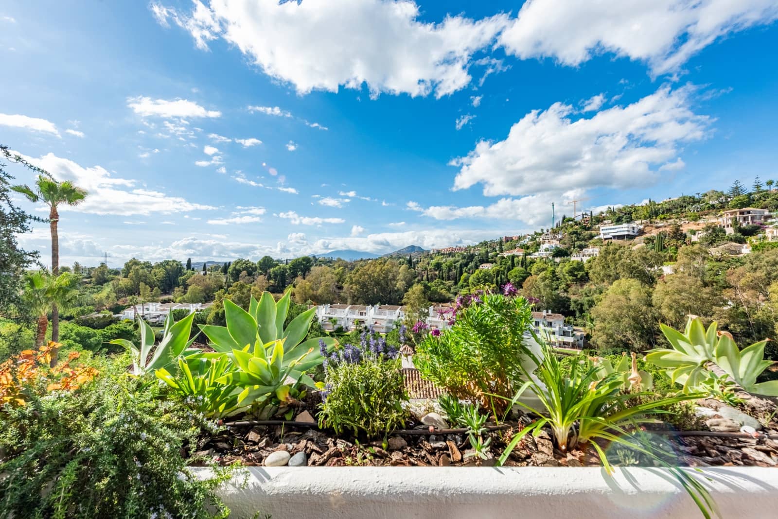 2 Zimmer Apartment zu verkaufen in Benahavis mit Pool Garage - 560.000 € (Ref: 9367261)