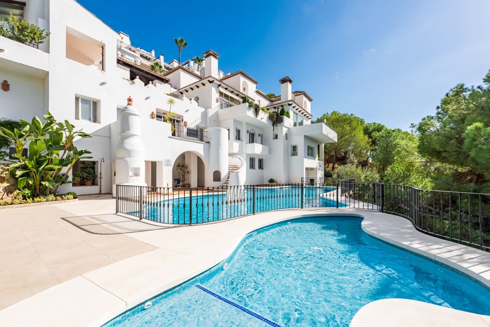 2 Zimmer Apartment zu verkaufen in Benahavis mit Pool Garage - 560.000 € (Ref: 9367261)