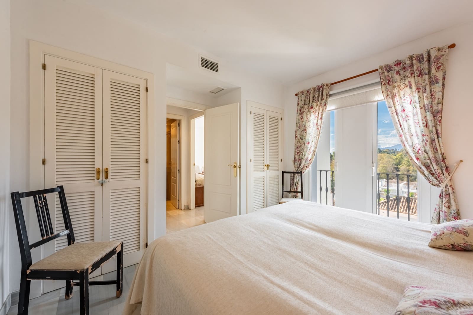 2 quarto Apartamento para venda em La Quinta com piscina garagem - 559 000 € (Ref: 9367261)