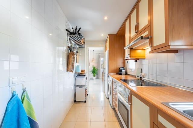 2 makuuhuone Huoneisto myytävänä paikassa La Quinta, Benahavís mukana uima-altaan 
autotalli - 559 000 € (Ref: 9367261)
