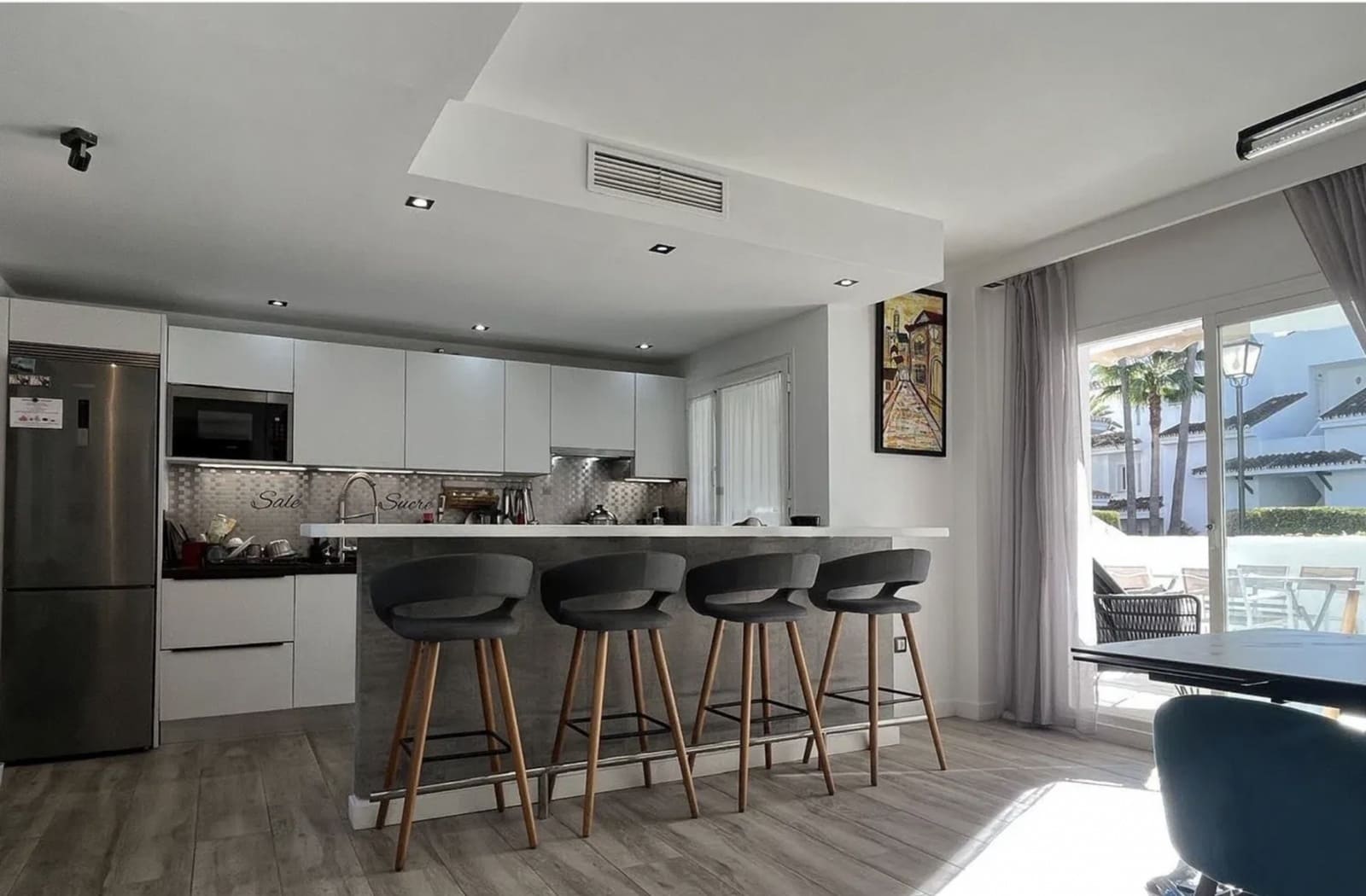 Apartamento de 3 habitaciones en Nueva Andalucia en venta con piscina garaje - 517.000 € (Ref: 9371957)