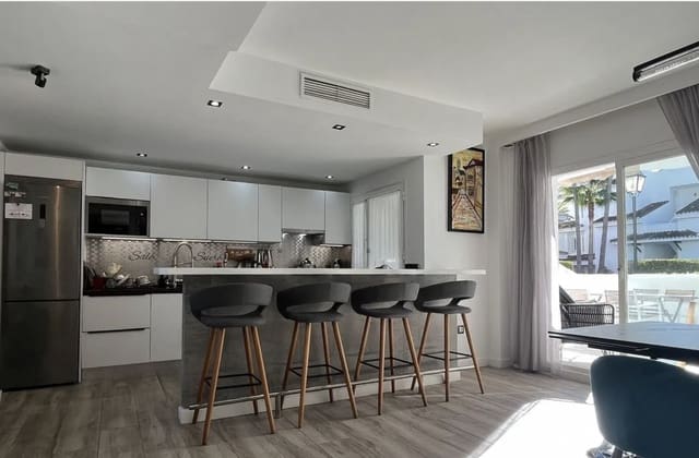 Apartamento de 3 habitaciones en Nueva Andalucia, Marbella en venta con piscina garaje - 517.000 € (Ref: 9371957)