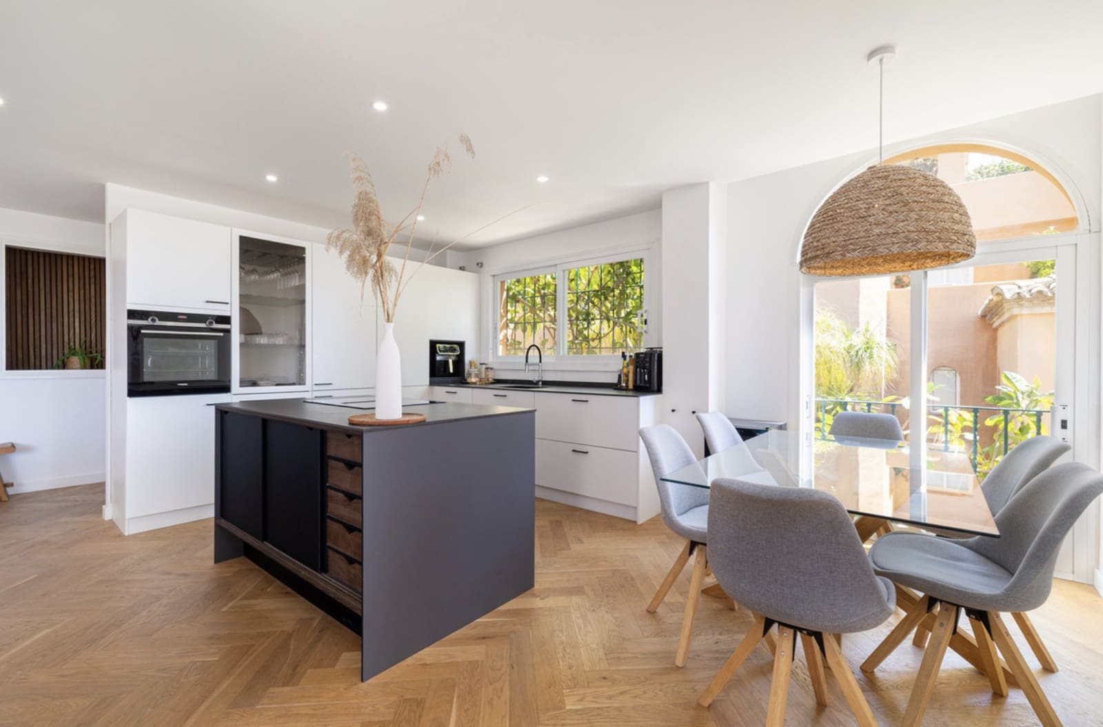 3 soveværelse Penthouse til salg i Nueva Andalucia med swimmingpool garage - € 1.145.000 (Ref: 9371959)