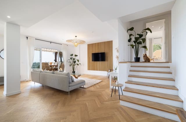 3 soveværelse Penthouse til salg i Nueva Andalucia, Marbella med swimmingpool garage - € 1.145.000 (Ref: 9371959)