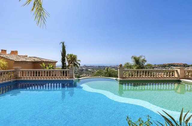3 soveværelse Penthouse til salg i Nueva Andalucia, Marbella med swimmingpool garage - € 1.145.000 (Ref: 9371959)