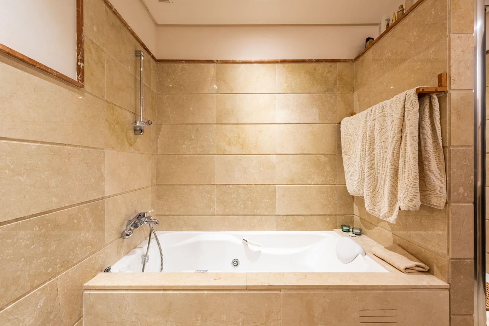 4 sovrum Hus till salu i Benahavis med pool garage - 695 000 € (Ref: 9375121)