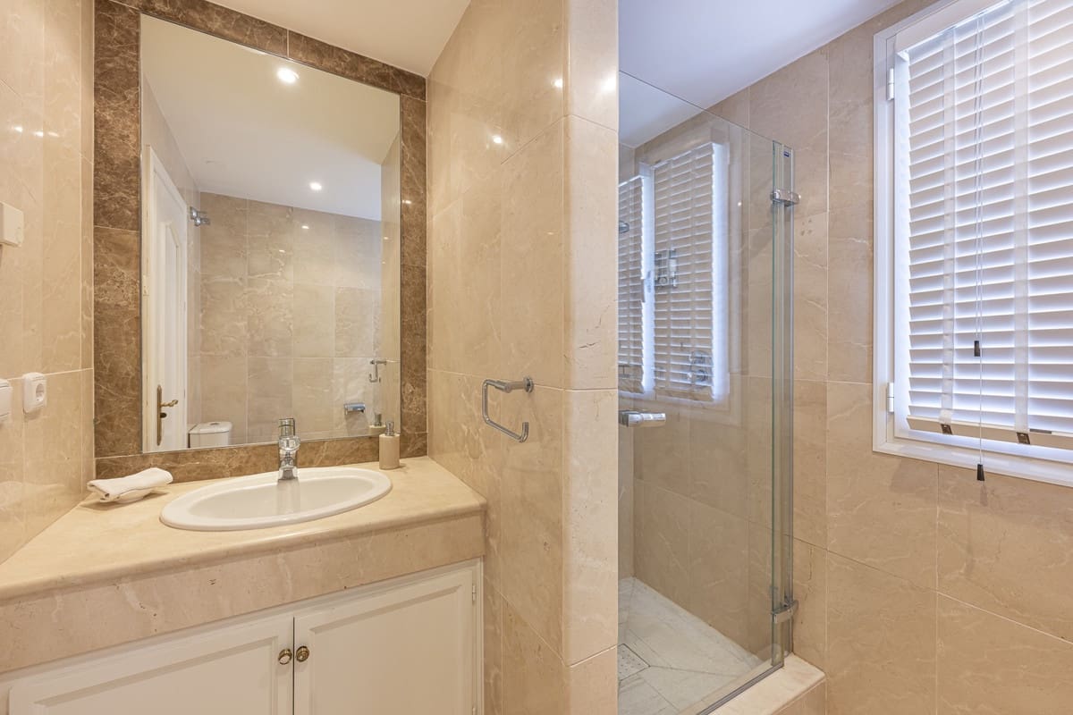 5 bedroom Villa for sale in La Quinta - € 2,895,000 (Ref: 9375123)