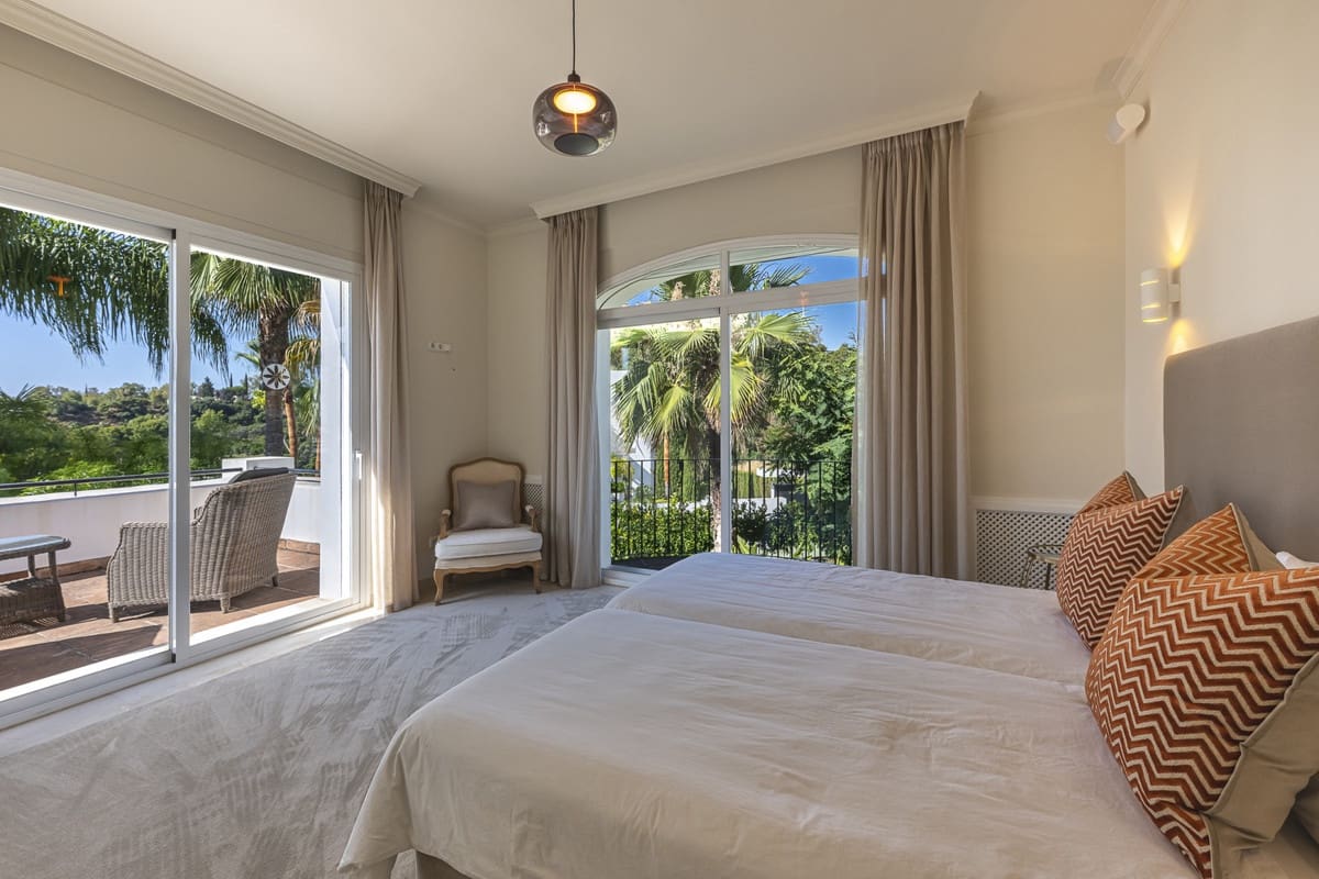 5 bedroom Villa for sale in La Quinta - € 2,895,000 (Ref: 9375123)