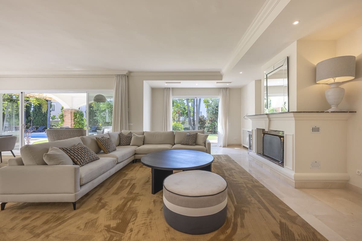 5 bedroom Villa for sale in La Quinta - € 2,895,000 (Ref: 9375123)