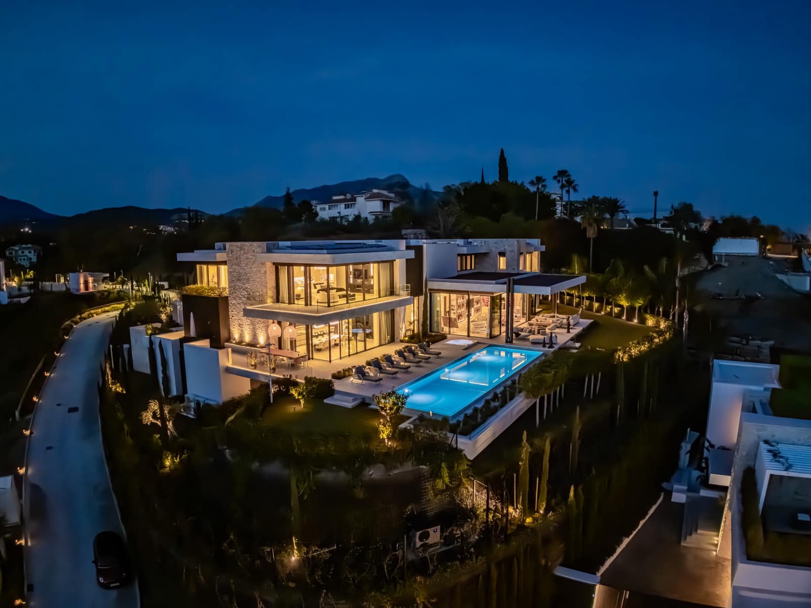 8 Zimmer Villa zu verkaufen in Benahavis mit Pool Garage - 19.850.000 € (Ref: 9375124)