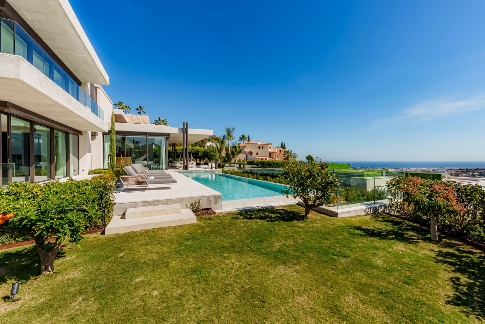 8 Zimmer Villa zu verkaufen in Benahavis mit Pool Garage - 19.850.000 € (Ref: 9375124)