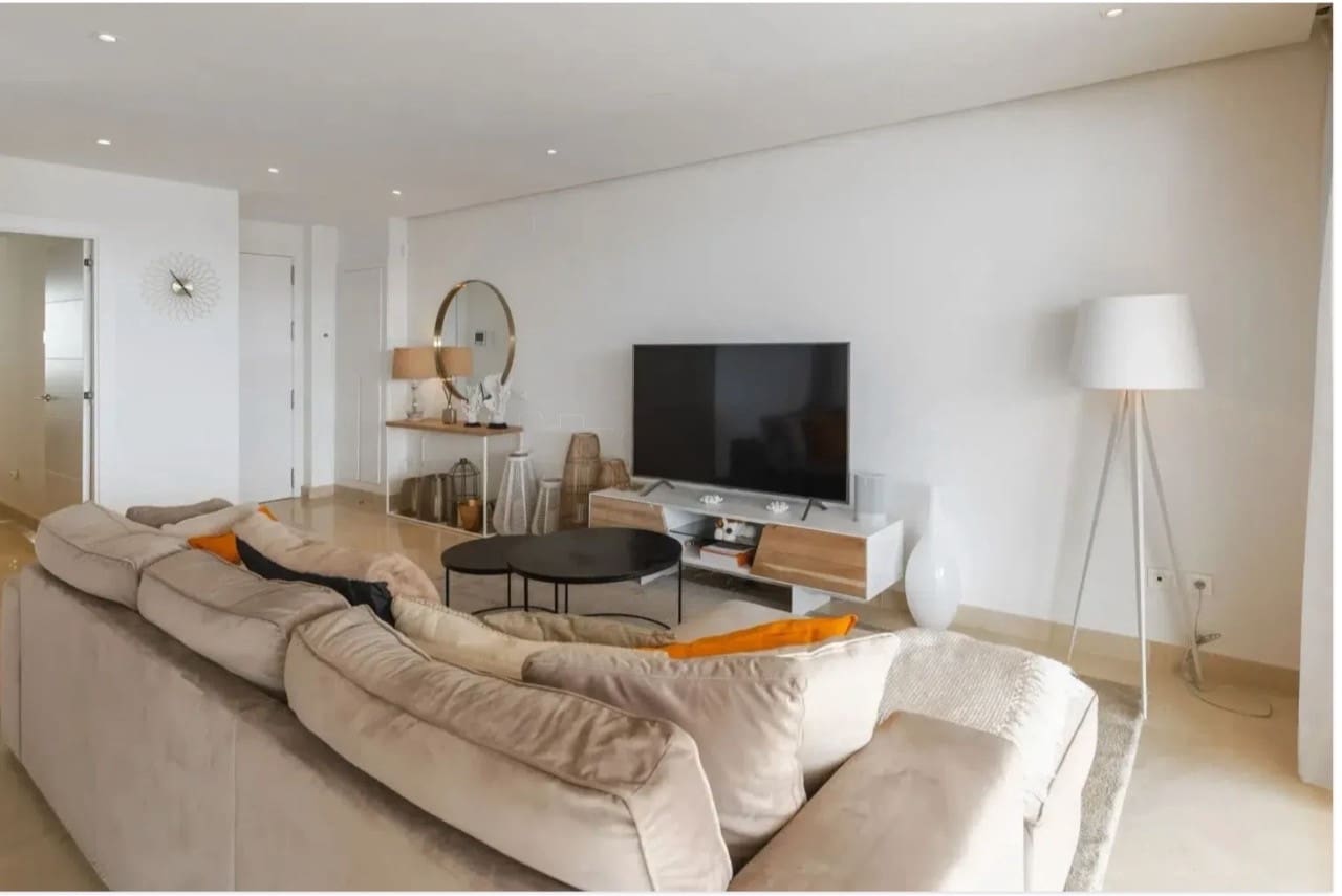 2 bedroom Apartment for sale in Nueva Andalucia with pool garage - € 840,000 (Ref: 9376711)