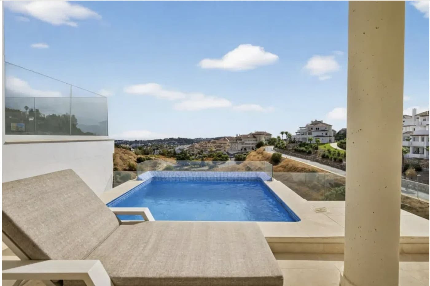 2 bedroom Apartment for sale in Nueva Andalucia with pool garage - € 840,000 (Ref: 9376711)