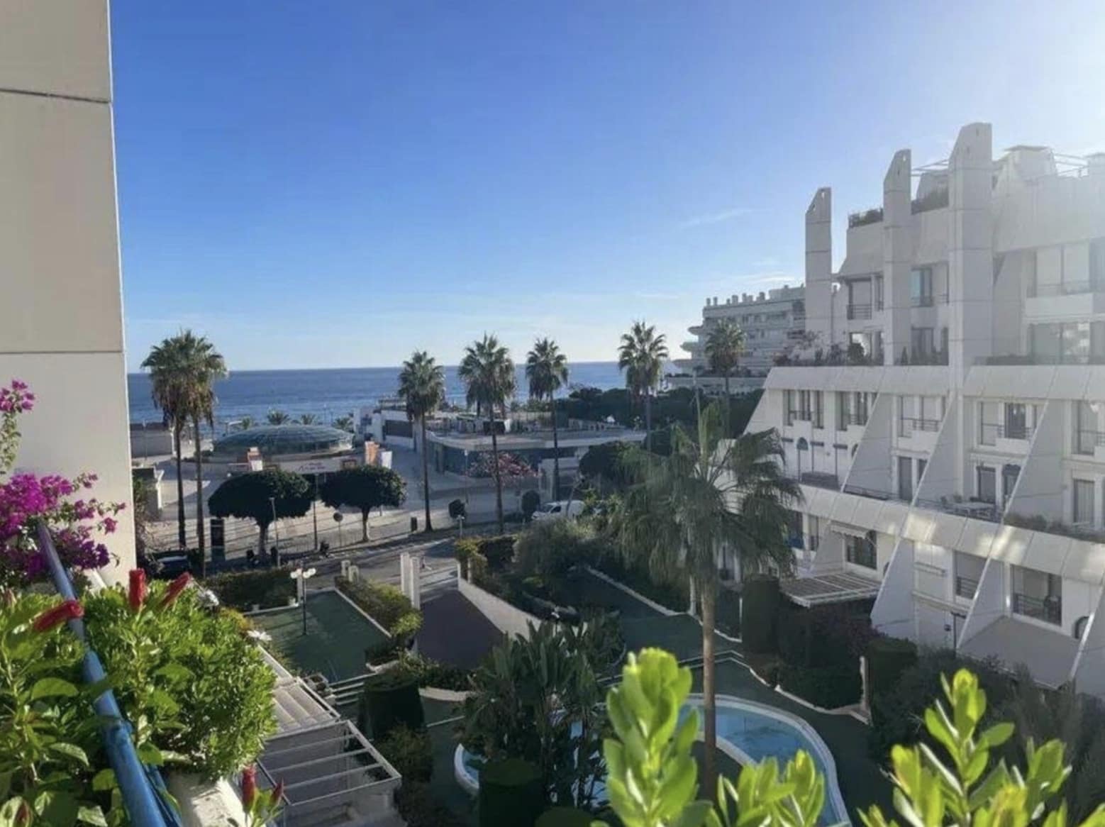 3 bedroom Penthouse for sale in Marbella with pool garage - € 992,000 (Ref: 9378908)