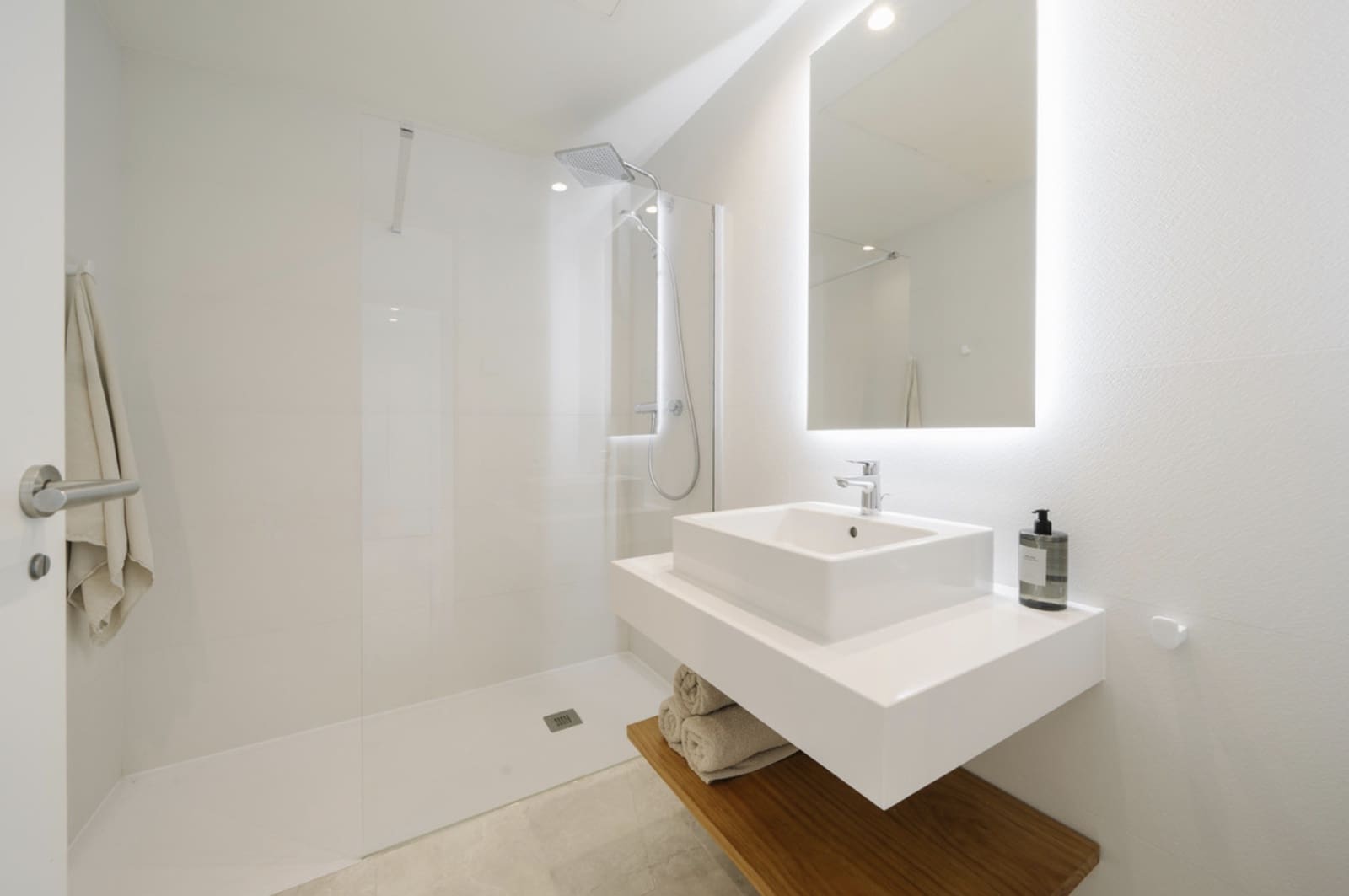 4 sypialnia Apartament na sprzedaż w Marbella z basenem garażem - 1 550 000 € (Ref: 9382540)