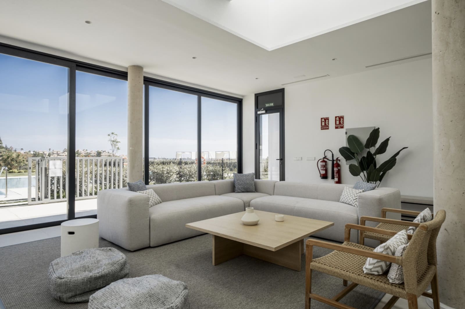 4 sypialnia Apartament na sprzedaż w Marbella z basenem garażem - 1 550 000 € (Ref: 9382540)