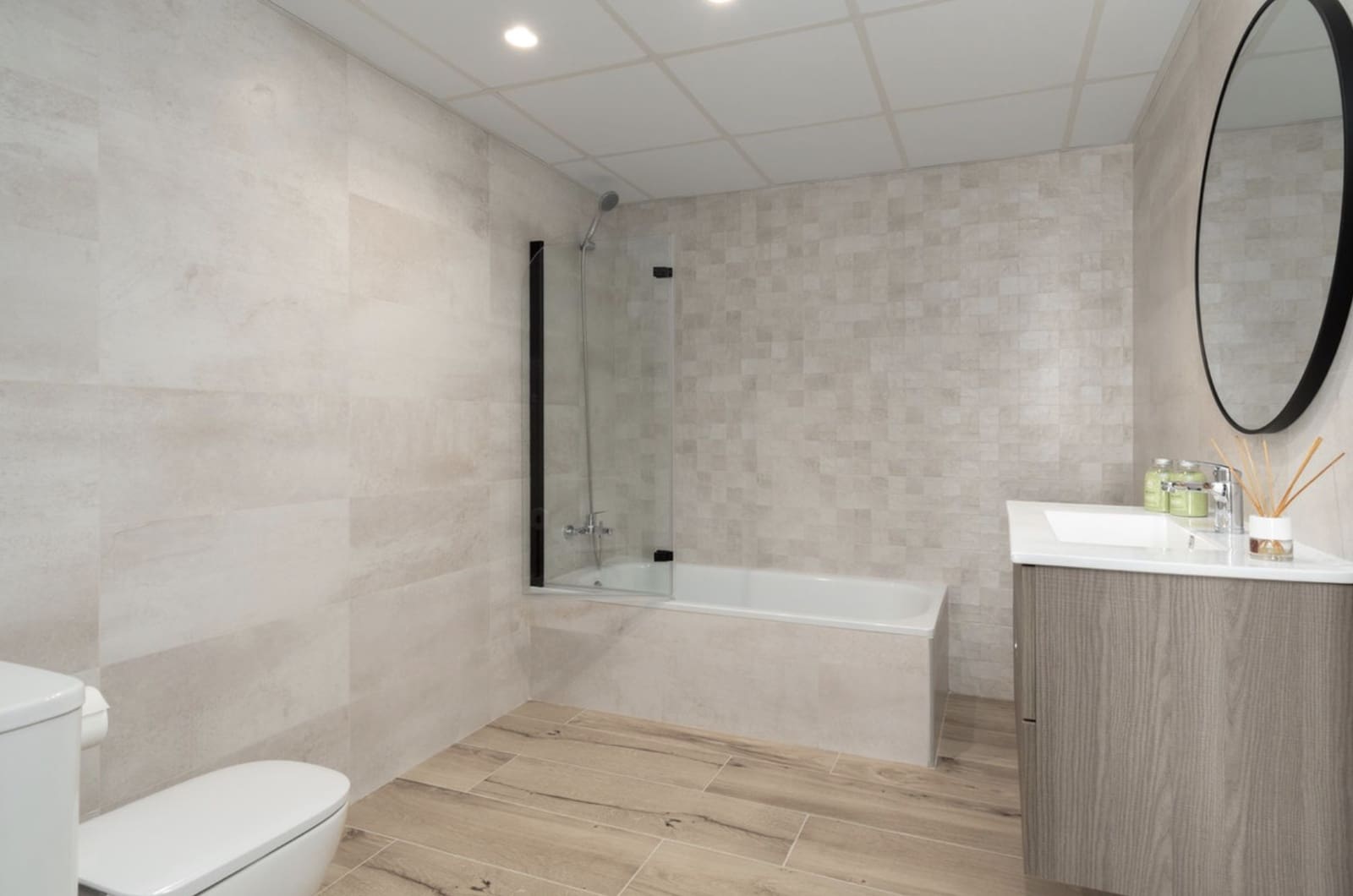 4 sovrum Takvåning till salu i Nueva Andalucia med pool garage - 650 000 € (Ref: 9382541)