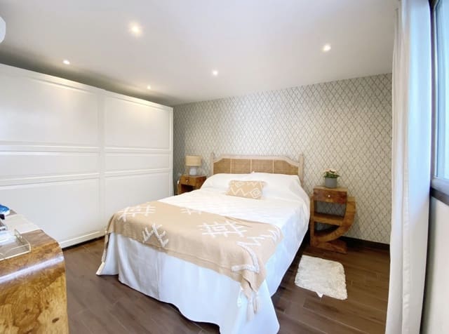 5 makuuhuone Omakotitalo myytävänä paikassa Marbella - 1 275 000 € (Ref: 9385393)