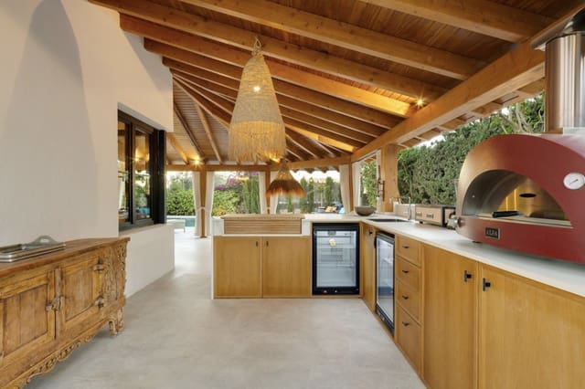 8 quarto Moradia para venda em Guadalmina Alta, Marbella com piscina garagem - 3 950 000 € (Ref: 9387749)