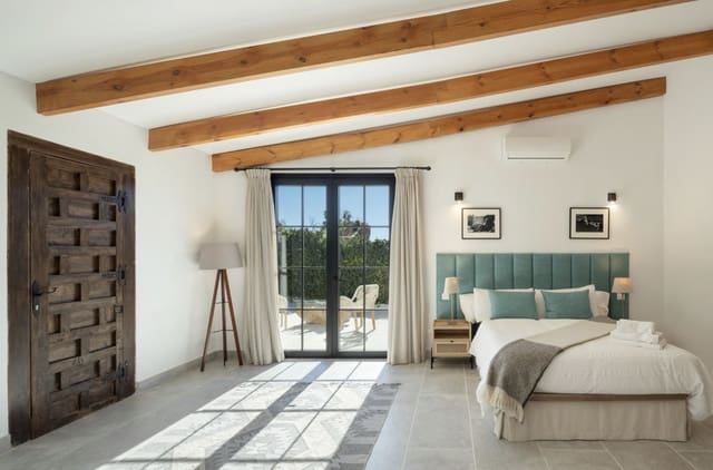 8 quarto Moradia para venda em Guadalmina Alta, Marbella com piscina garagem - 3 950 000 € (Ref: 9387749)