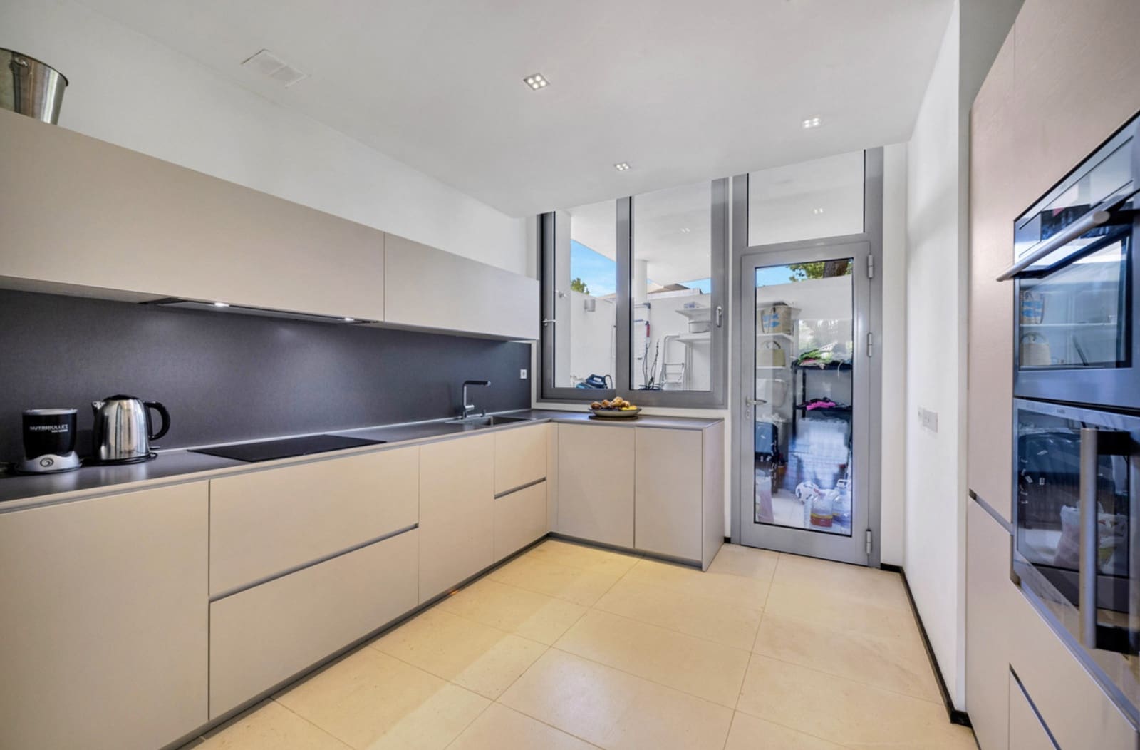 2 sovrum Hus till salu i Marbella med pool garage - 1 630 000 € (Ref: 9387750)