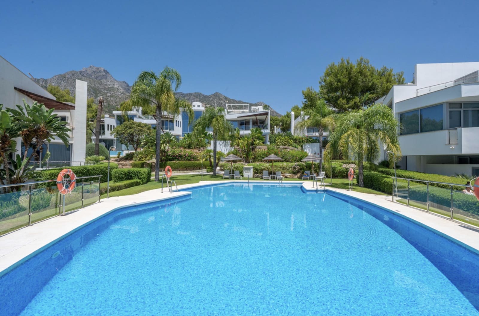 2 sovrum Hus till salu i Marbella med pool garage - 1 630 000 € (Ref: 9387750)