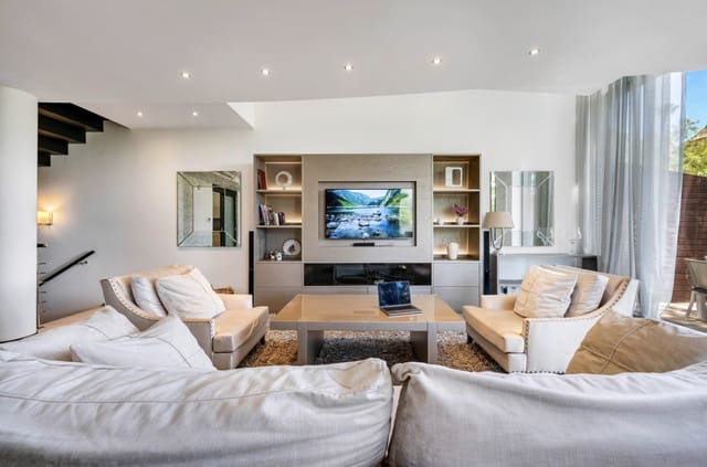 2 sovrum Hus till salu i Marbella med pool garage - 1 630 000 € (Ref: 9387750)