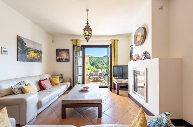 3 sovrum Semi-fristående Villa till salu i Benahavís med pool garage - 550 000 € (Ref: 9387751)