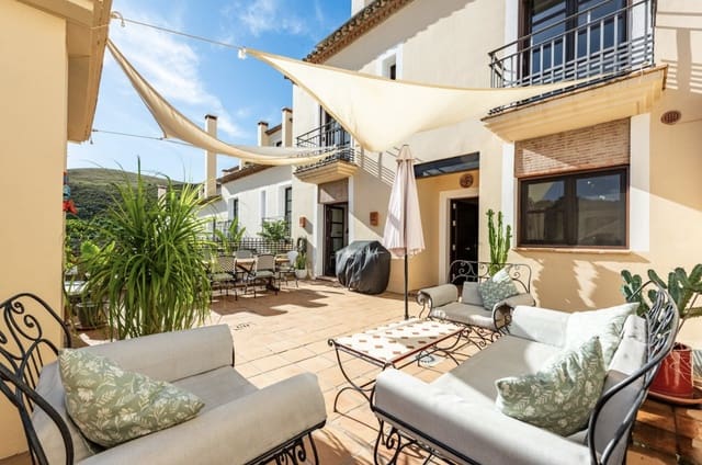 3 sovrum Semi-fristående Villa till salu i Benahavís med pool garage - 550 000 € (Ref: 9387751)