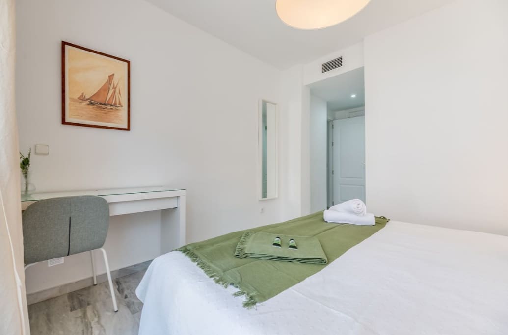 Apartamento de 3 habitaciones en Guadalmina en venta con piscina garaje - 625.000 € (Ref: 9387752)