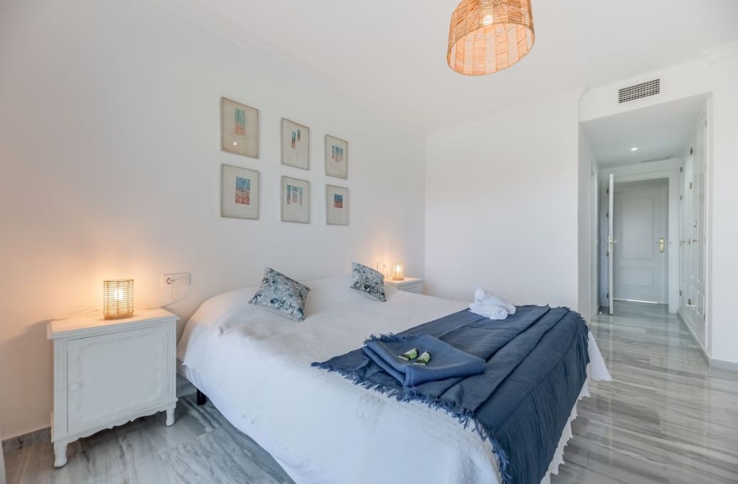 Apartamento de 3 habitaciones en Guadalmina en venta con piscina garaje - 625.000 € (Ref: 9387752)