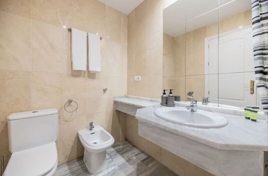 Apartamento de 3 habitaciones en Guadalmina en venta con piscina garaje - 625.000 € (Ref: 9387752)