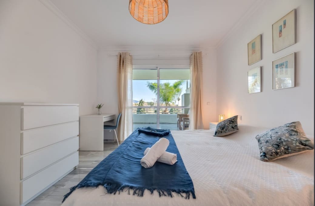 Apartamento de 3 habitaciones en Guadalmina en venta con piscina garaje - 625.000 € (Ref: 9387752)