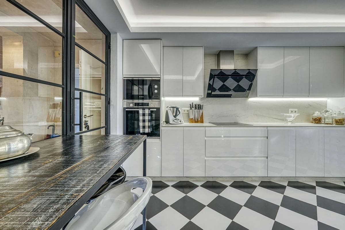 4 sovrum Takvåning till salu i Guadalmina med pool garage - 1 598 000 € (Ref: 9387753)