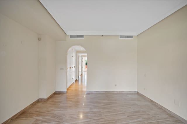 2 sovrum Lägenhet till salu i Guadalmina Baja, Marbella med pool garage - 550 000 € (Ref: 9387754)