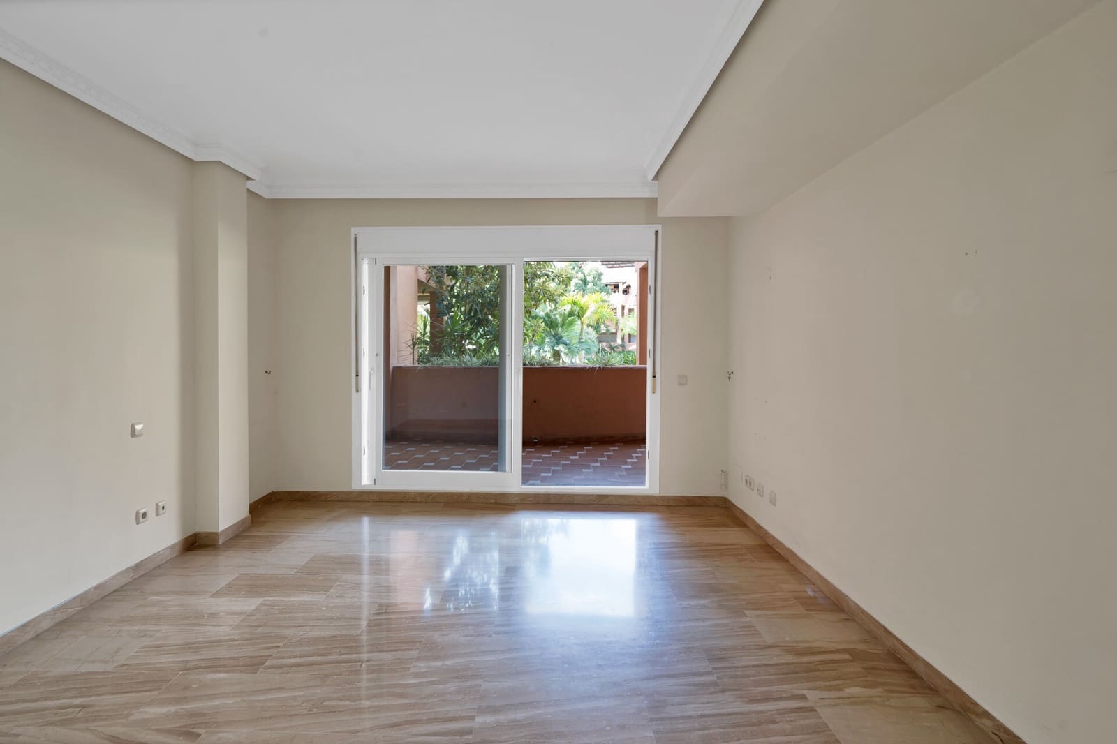 2 bedroom Apartment for sale in Guadalmina with pool garage - € 550,000 (Ref: 9387754)