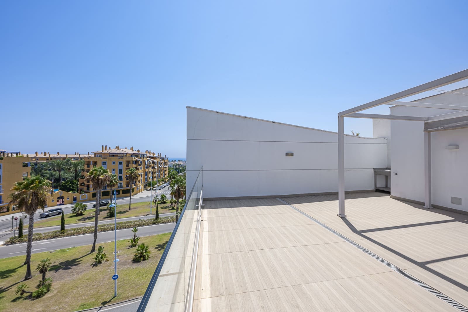 3 sovrum Takvåning till salu i San Pedro de Alcantara med pool - 769 000 € (Ref: 9387755)