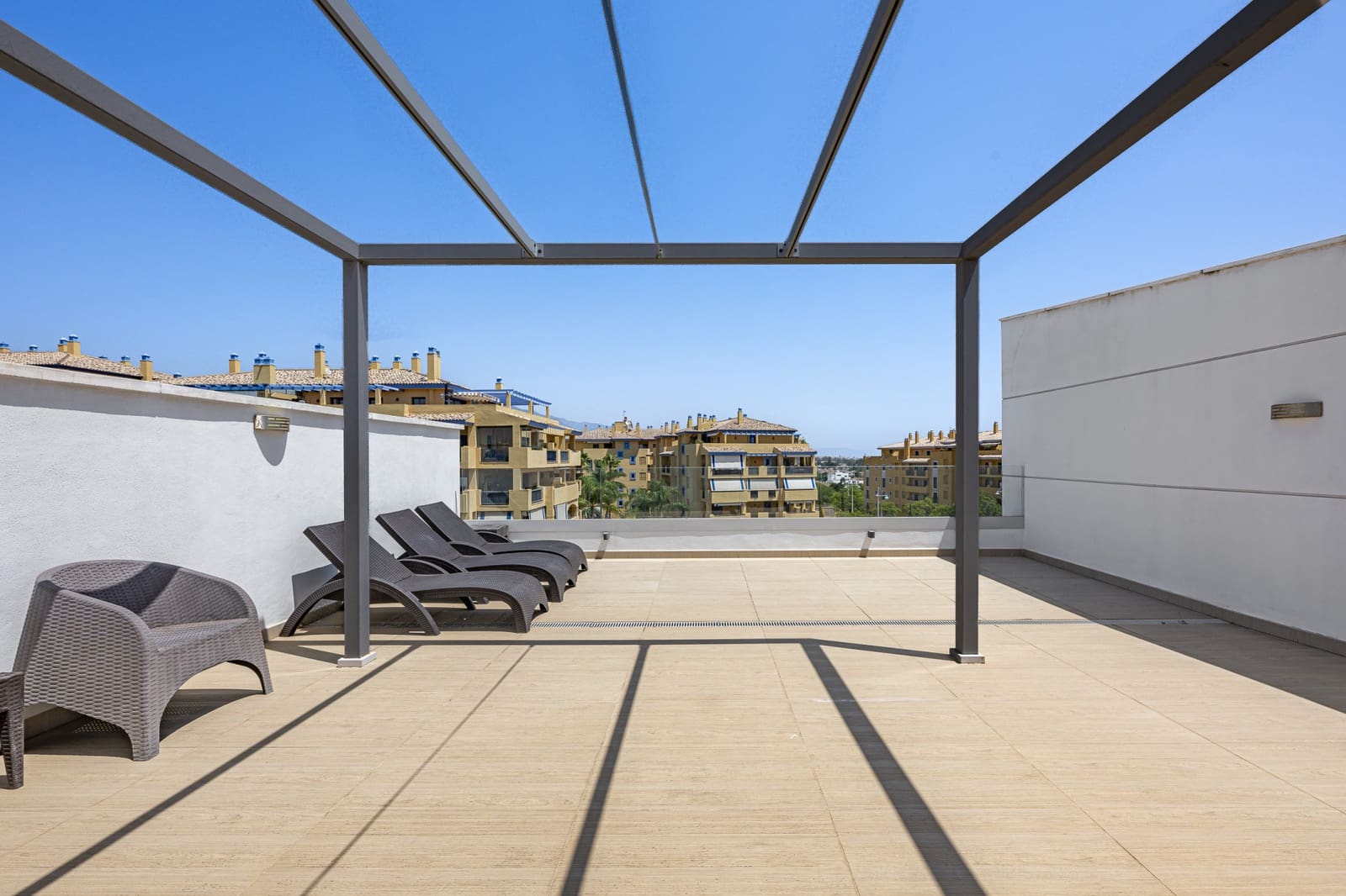 3 sovrum Takvåning till salu i San Pedro de Alcantara med pool - 769 000 € (Ref: 9387755)