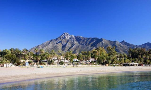 2 makuuhuone Huvila myytävänä paikassa Marbella mukana 
autotalli - 675 000 € (Ref: 9387760)