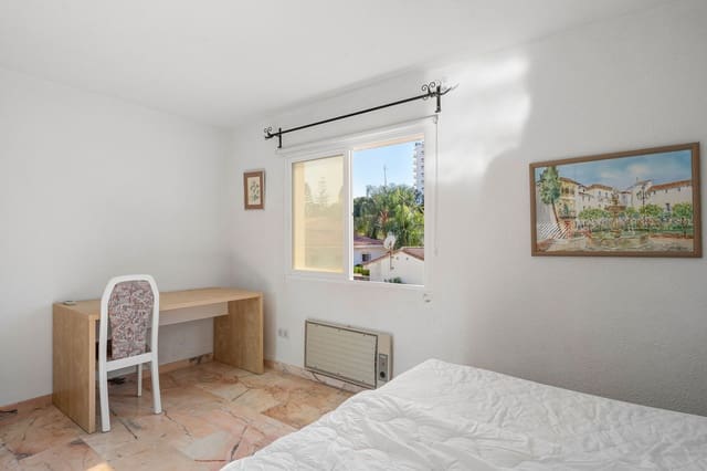 2 makuuhuone Huvila myytävänä paikassa Marbella mukana 
autotalli - 675 000 € (Ref: 9387760)