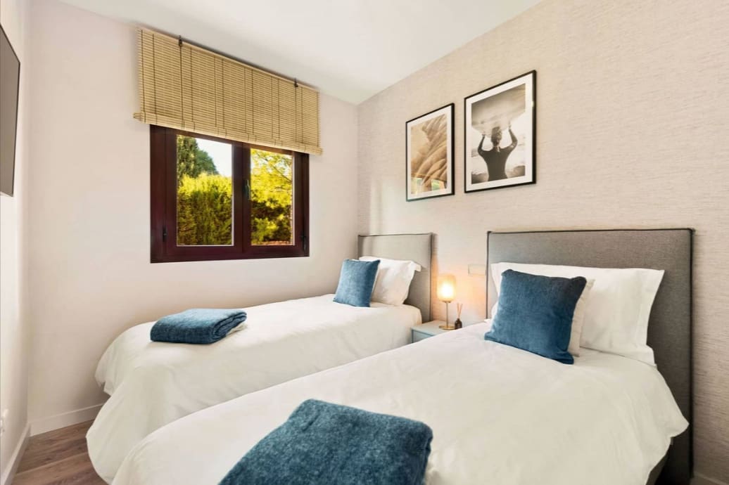 1 bedroom Apartment for sale in Benahavis with pool garage - € 255,000 (Ref: 9390848)