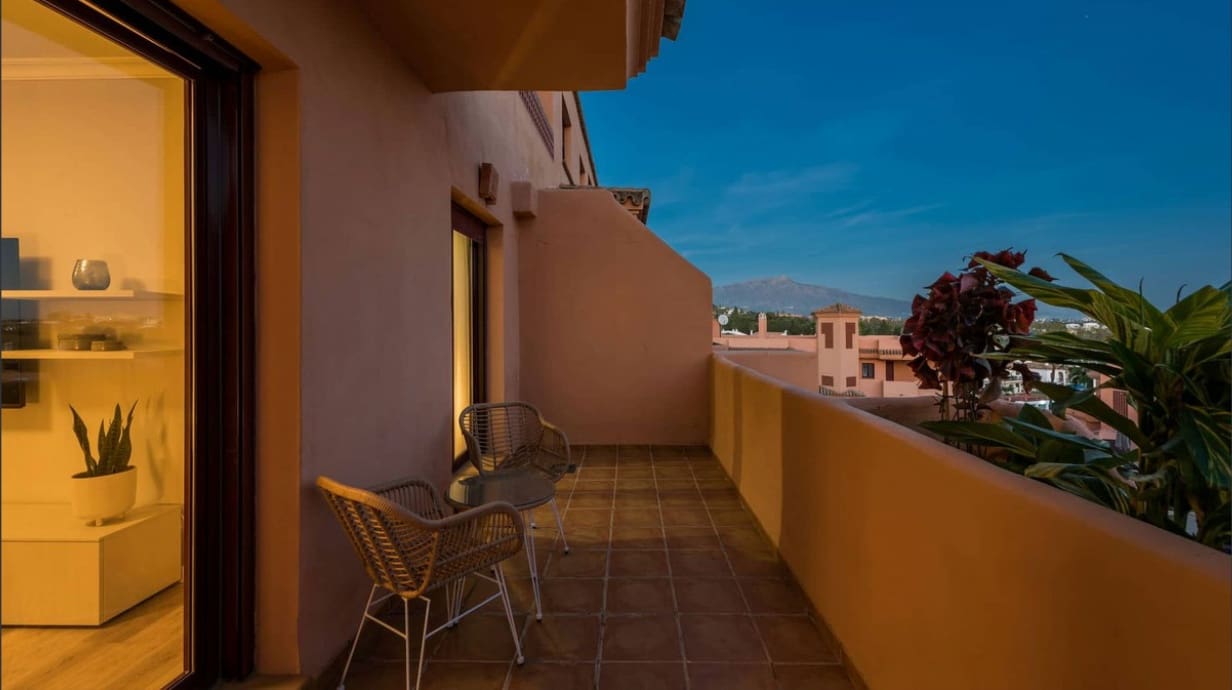 1 bedroom Apartment for sale in Benahavis with pool garage - € 255,000 (Ref: 9390848)