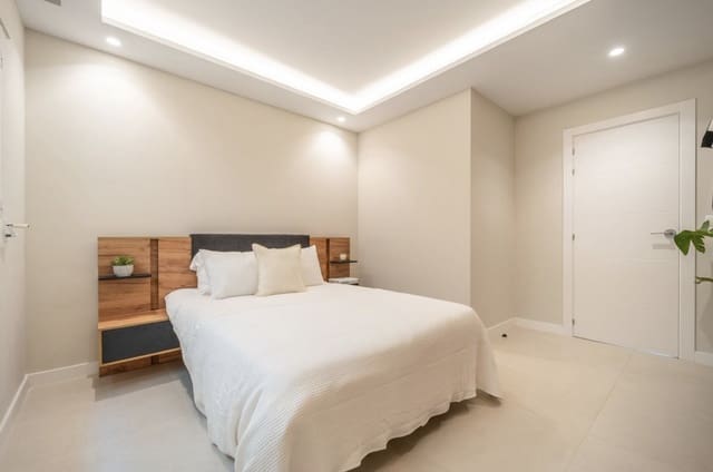 3 quarto Apartamento para venda em Nueva Andalucia, Marbella com piscina garagem - 795 000 € (Ref: 9390849)