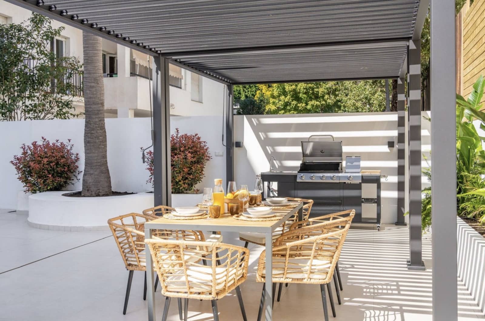 3 bedroom Apartment for sale in Nueva Andalucia with pool garage - € 795,000 (Ref: 9390849)