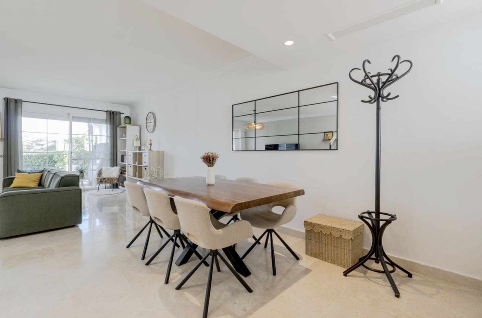 Pareado de 4 habitaciones en Guadalmina en venta con piscina garaje - 920.000 € (Ref: 9393926)