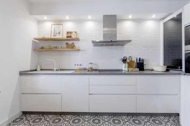 4 sovrum Semi-fristående Villa till salu i Guadalmina Alta, Marbella med pool garage - 920 000 € (Ref: 9393926)