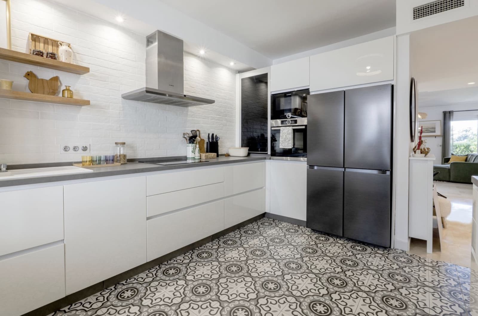 Pareado de 4 habitaciones en Guadalmina en venta con piscina garaje - 920.000 € (Ref: 9393926)